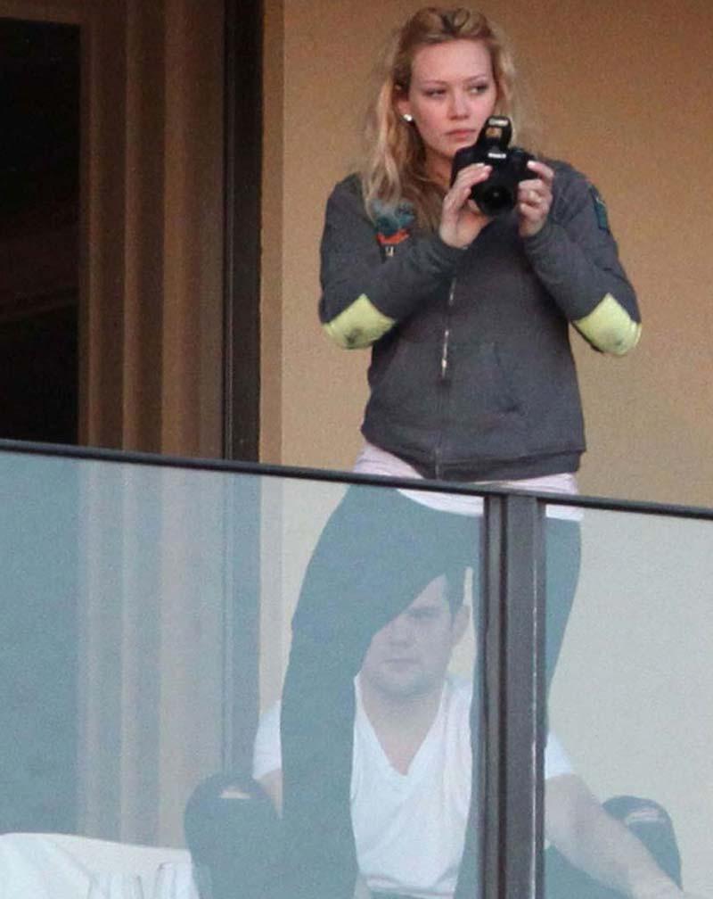 16P Hilary Duff caught giving blowjob after proposal