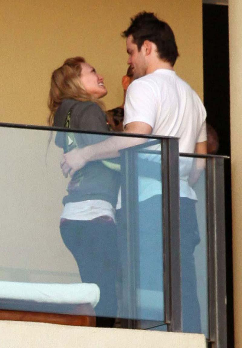 16P Hilary Duff caught giving blowjob after proposal