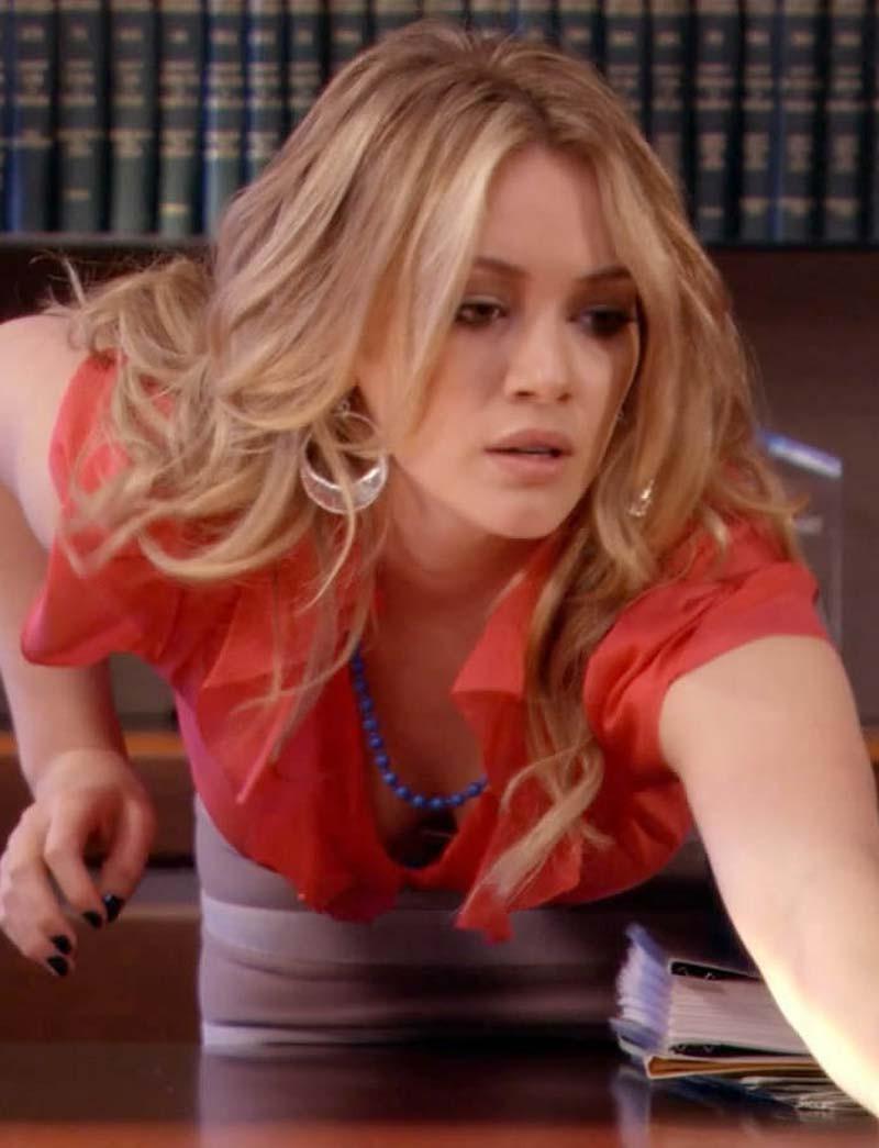 16P Hilary Duff caught giving blowjob after proposal
