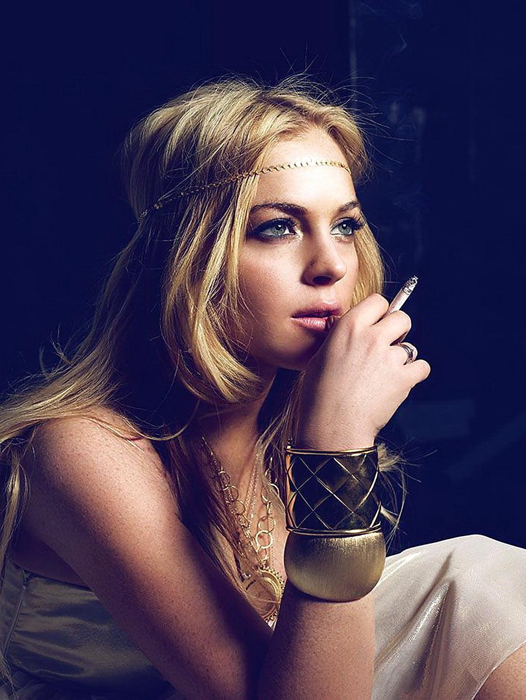 16P Lindsay Lohan topless hiding her precious boobs in Bryan Adams photoshoot