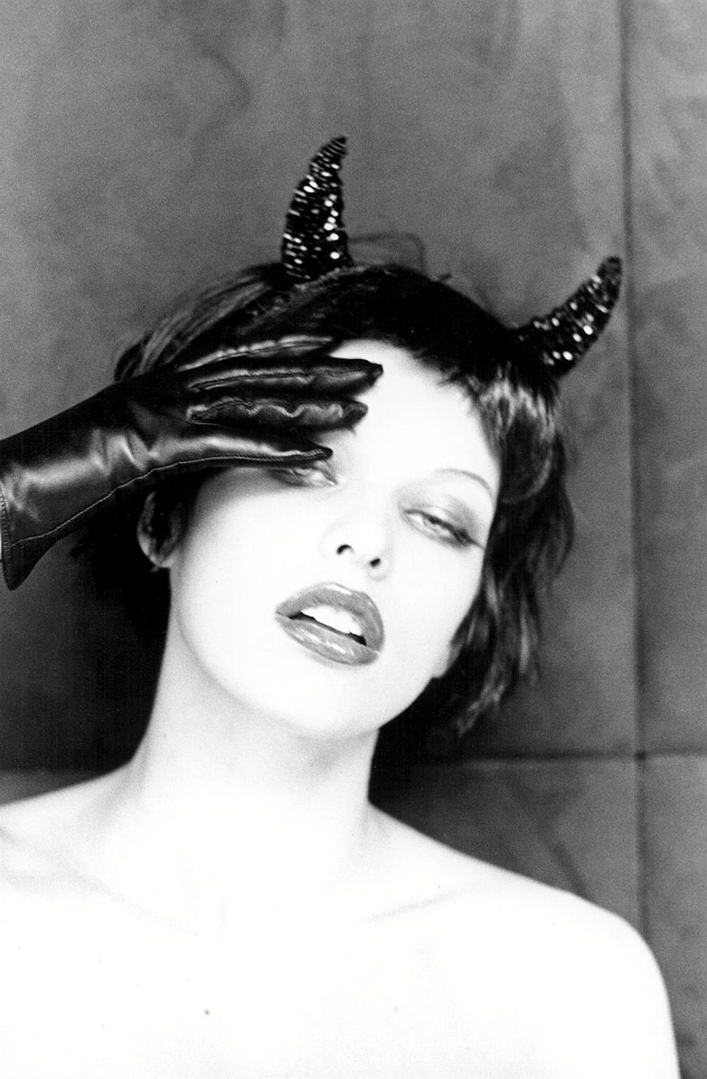 16P Milla Jovovich nude in 'How to Get Ahead in Hollywood' photoshoot by Ellen Von U