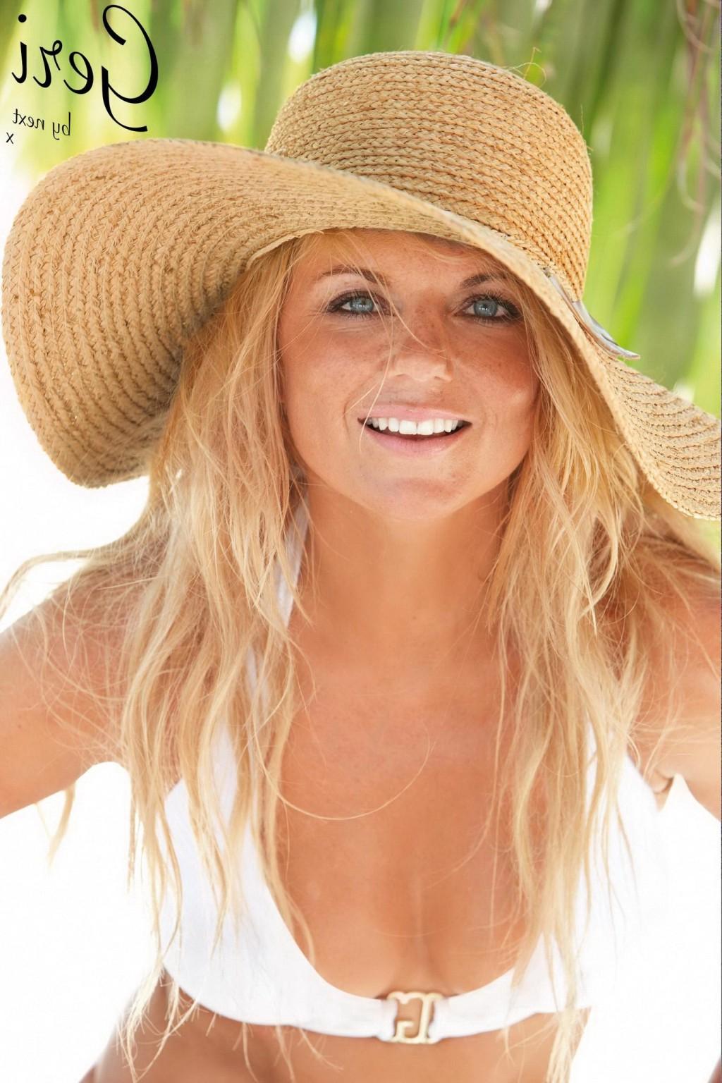 16P Geri Halliwell busty in bikini for the 'Next' Spring/Summer 2011 Photoshoot