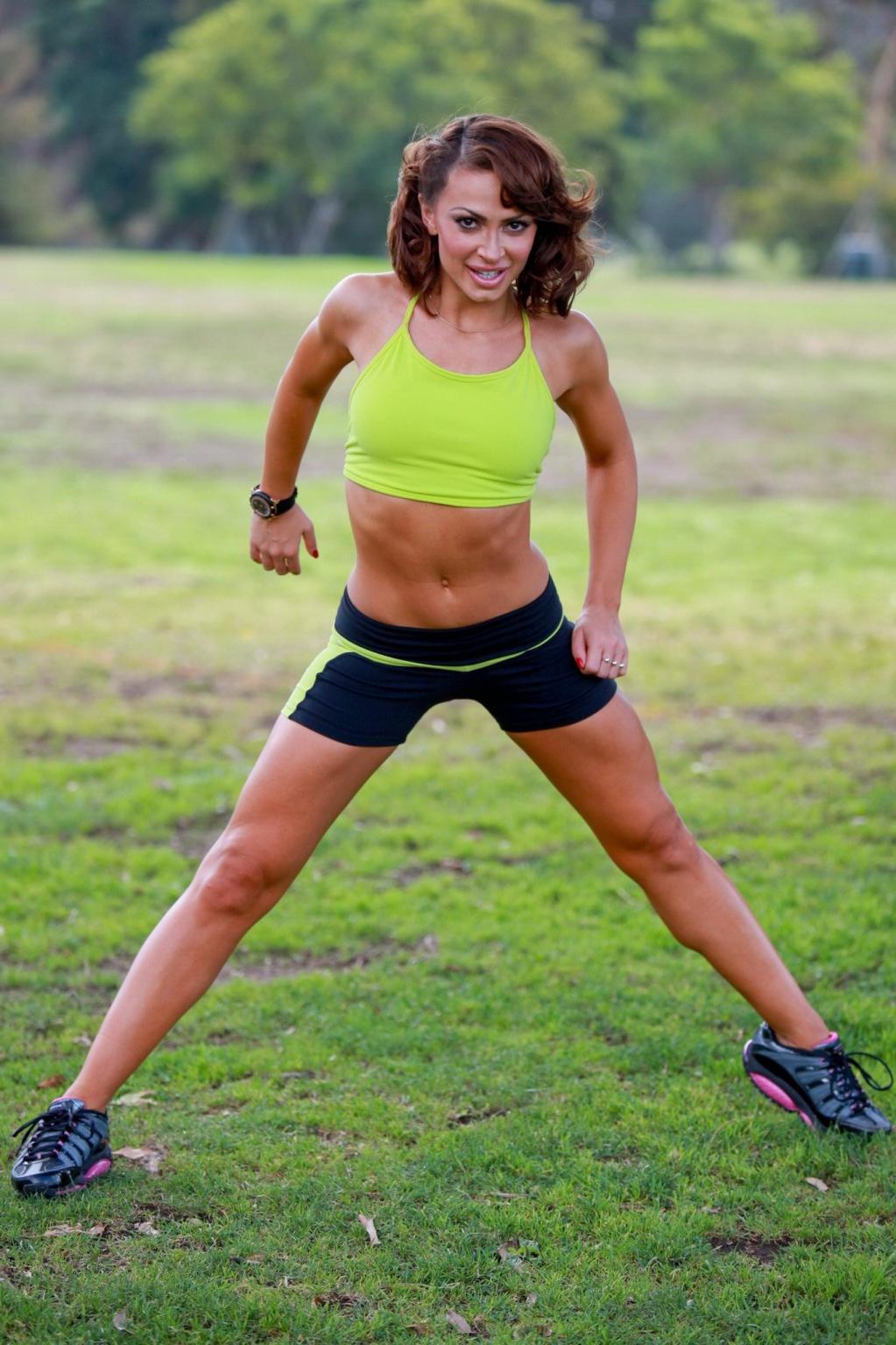 16P Karina Smirnoff showing off her perfect abs in a workout photoshoot