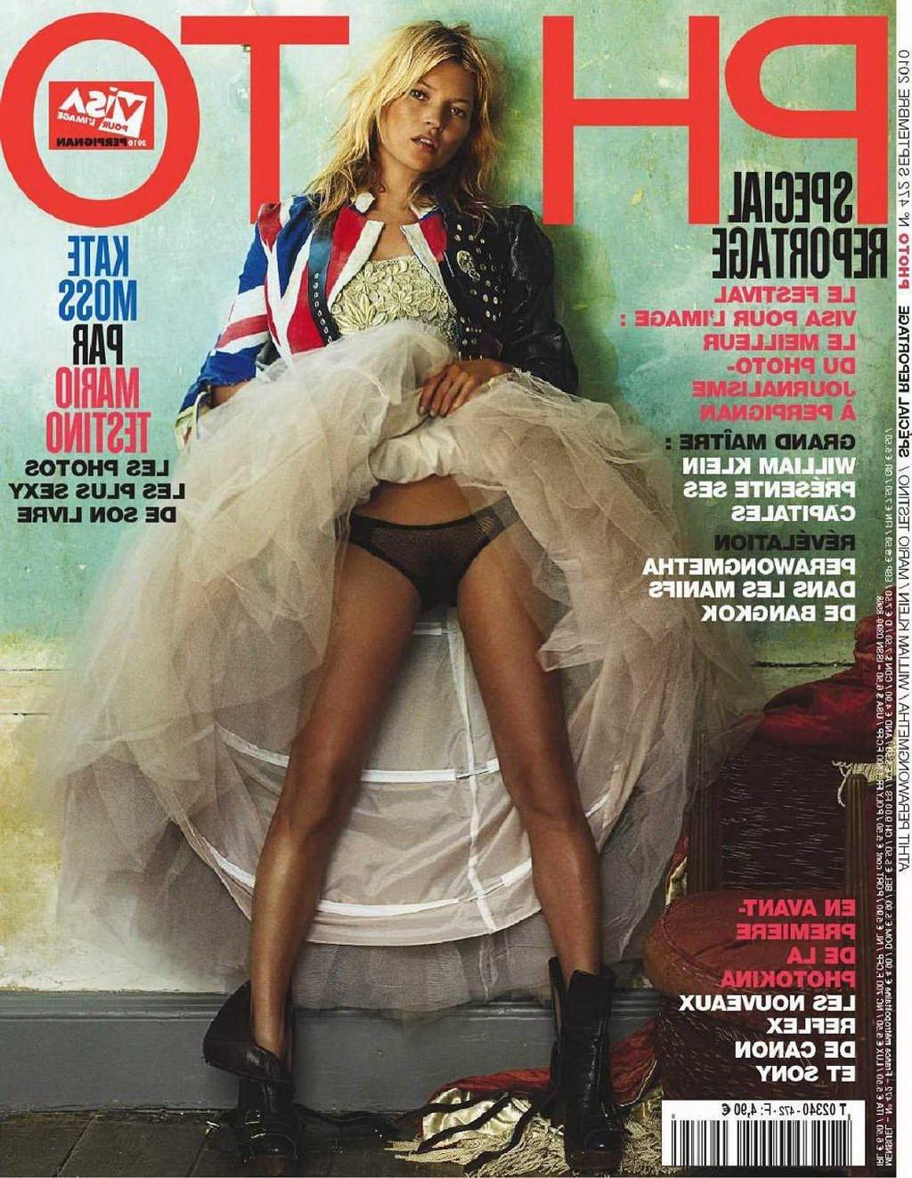16P Kate Moss posing nude for Photo Magazine September 2010 photoshoot