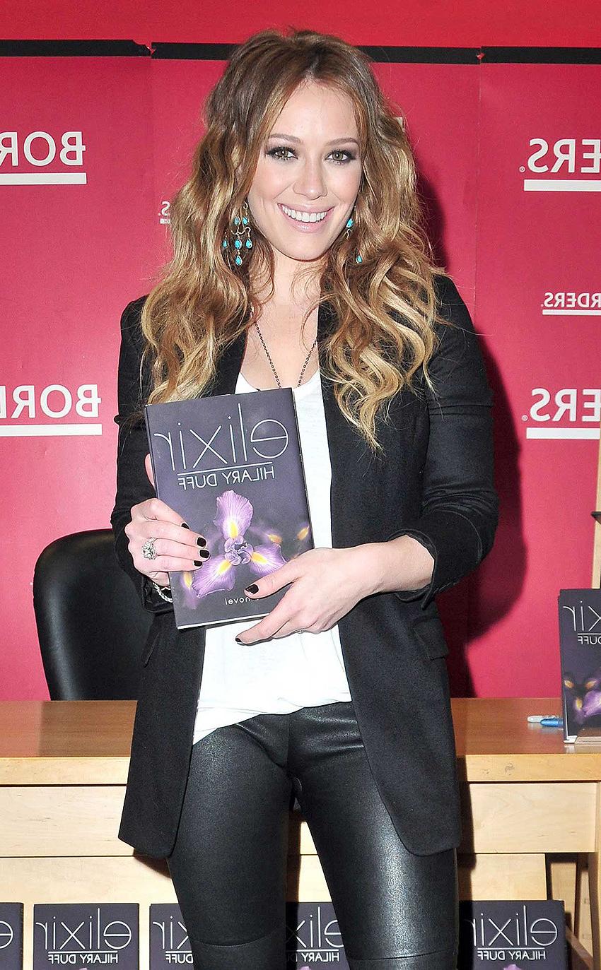 15P Hilary Duff upskirt panties and caught in bikini