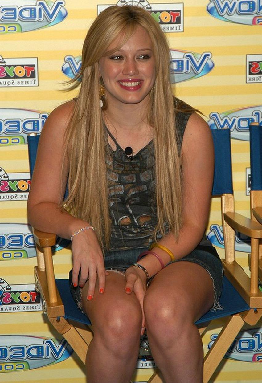 15P Hilary Duff upskirt panties and caught in bikini