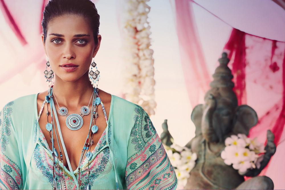 15P Ana Beatriz Barros exposing her lovely perky tits