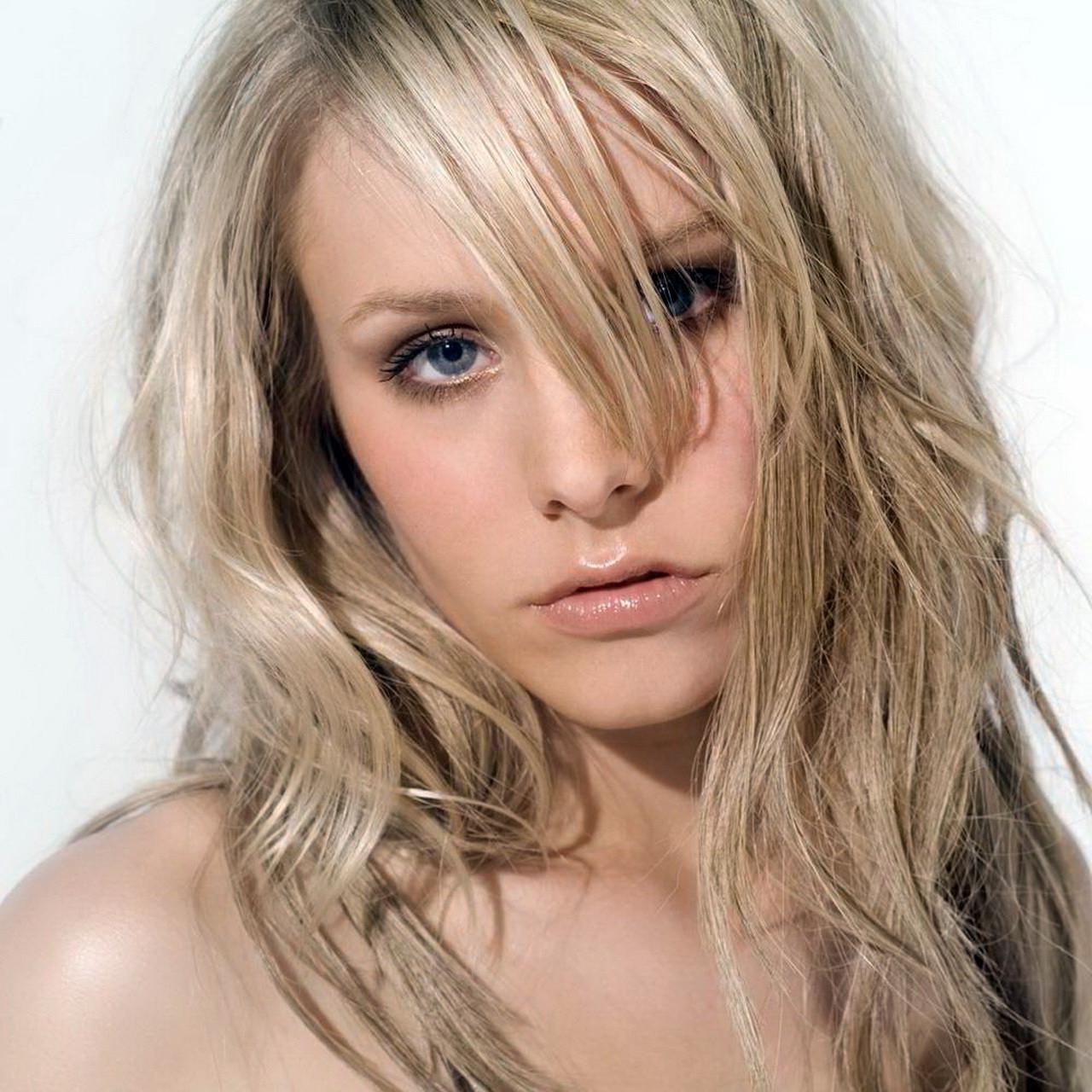 15P Kristen Bell in very sexy photoshoot by Alex Freund