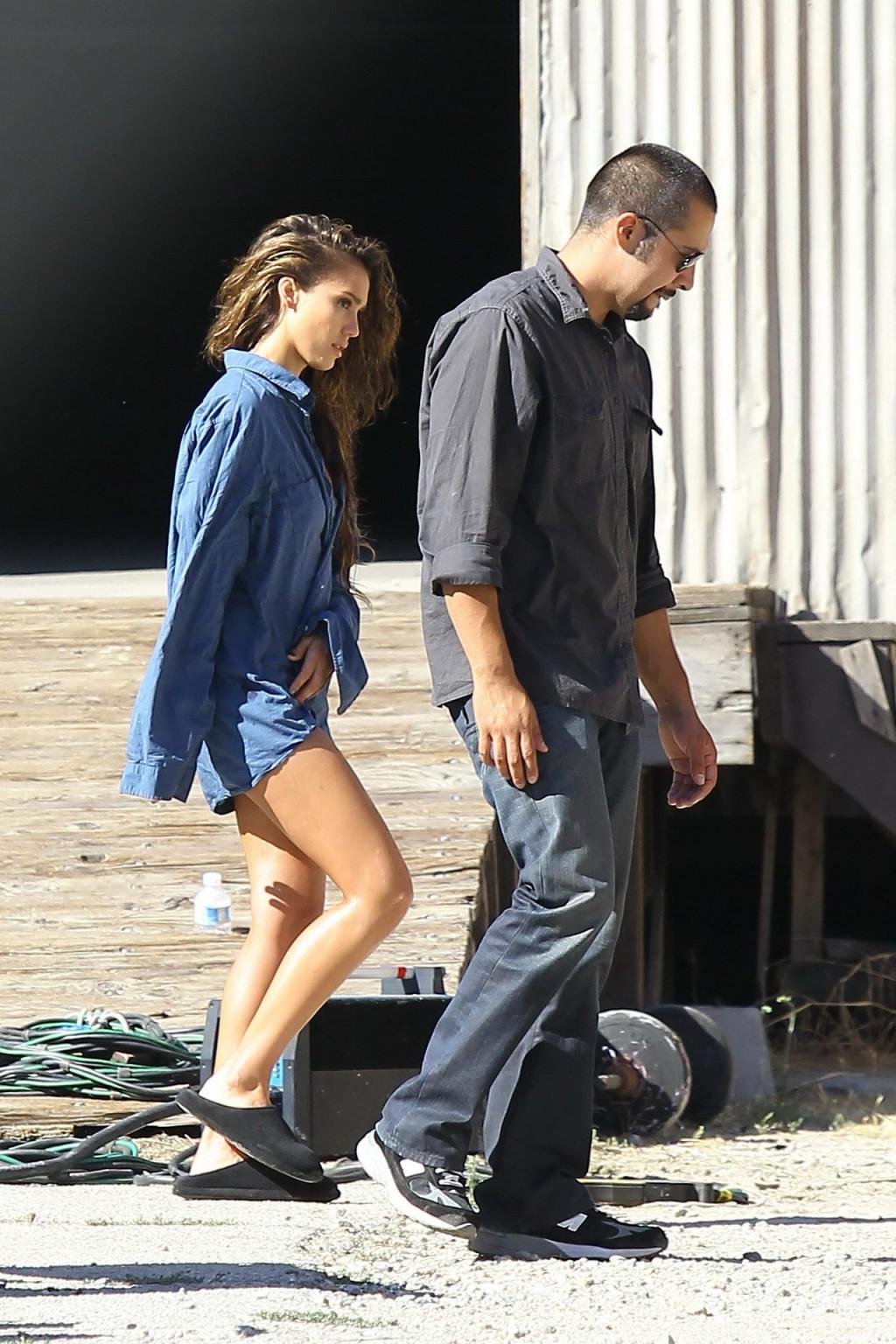15P Jessica Alba wearing black bra at the photoshoot in Los Angeles