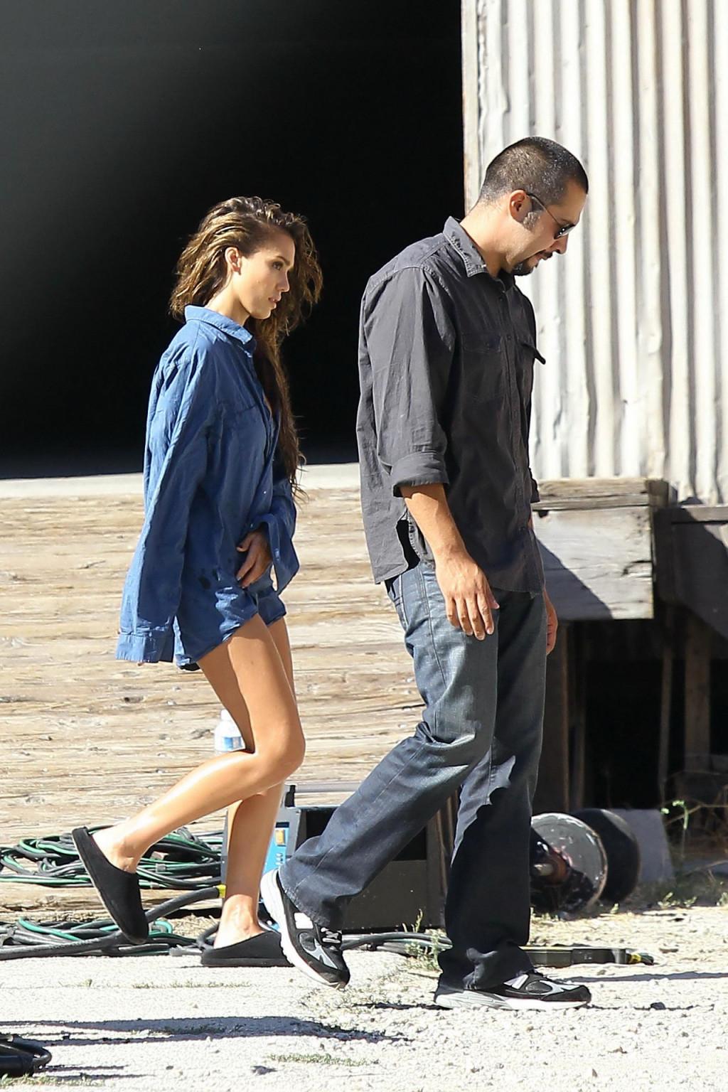 15P Jessica Alba wearing black bra at the photoshoot in Los Angeles
