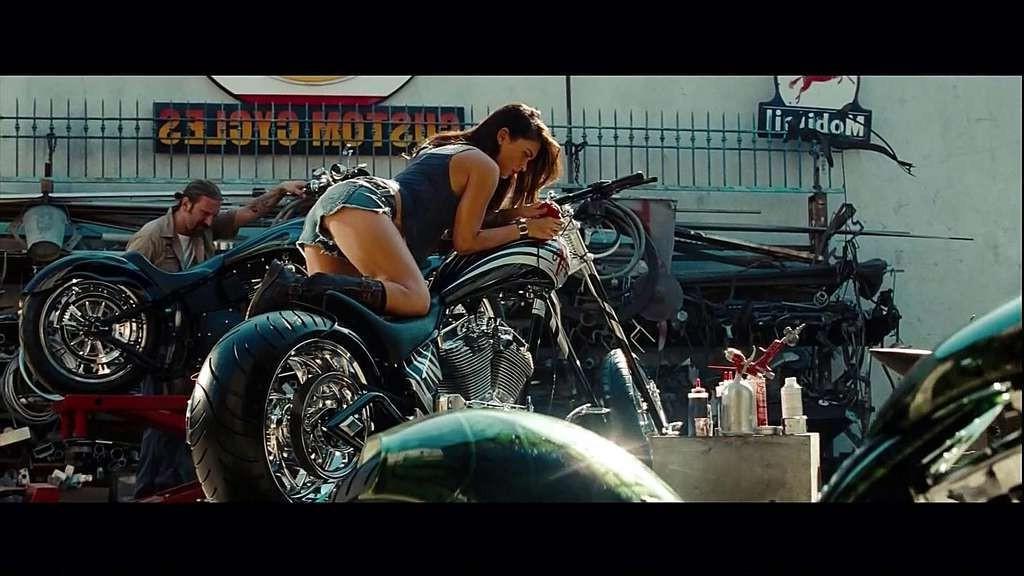 10P Megan Fox caught in upskirt moment in movie and showing her tits