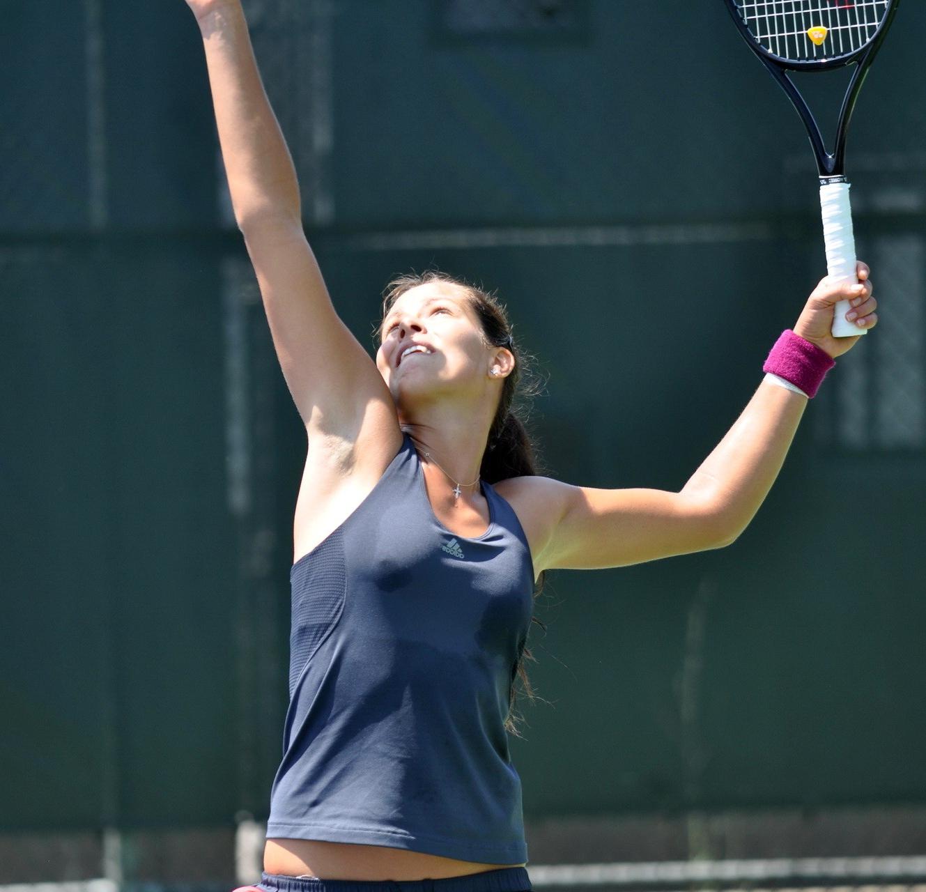 15P Ana Ivanovic leggy  shows pokies in sweaty workout gear practicing for Western  