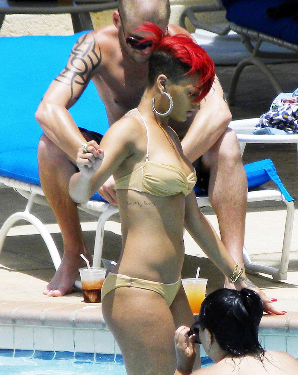10P Rihanna exposing ass crack in bikini on pool paparazzi shoots