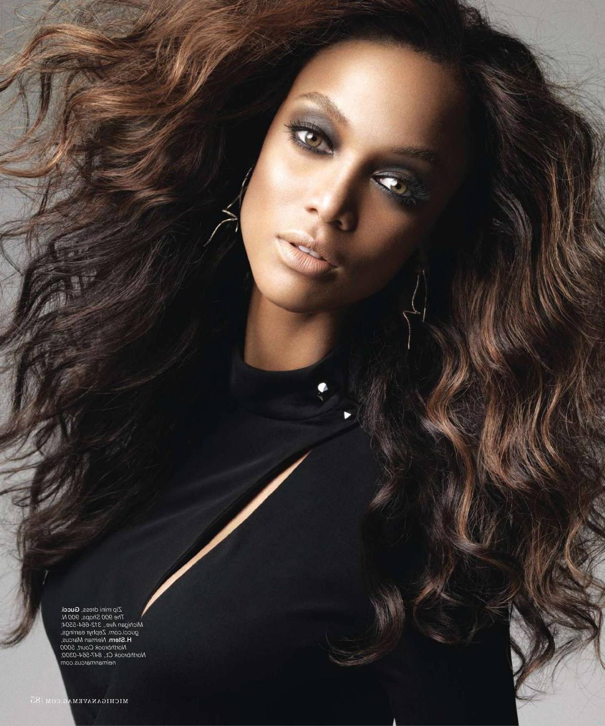 15P Tyra Banks busty in Victoria's Secret 10,000,000 Bra Photoshoot