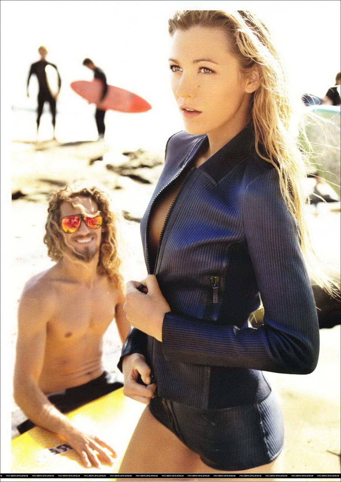15P Blake Lively em ensaio fotográfico de praia quente para edição de junho da Vogue US