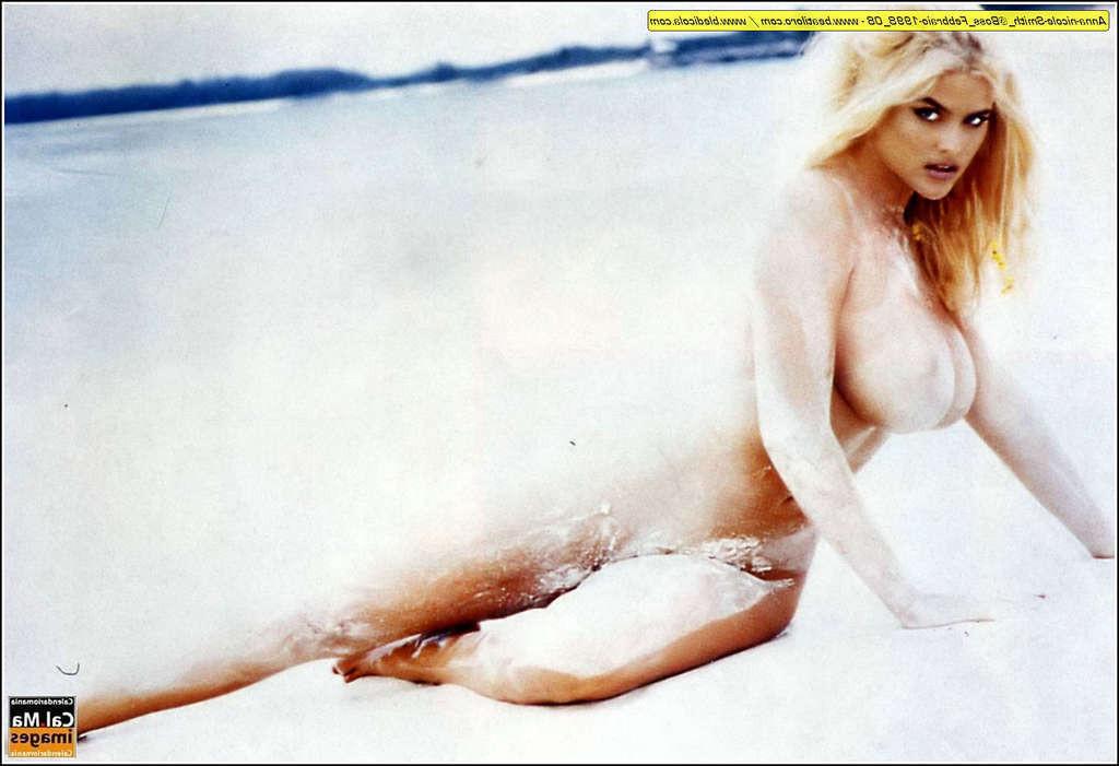 16P Anna Nicole Smith exposing her huge boobs in some photoshoot