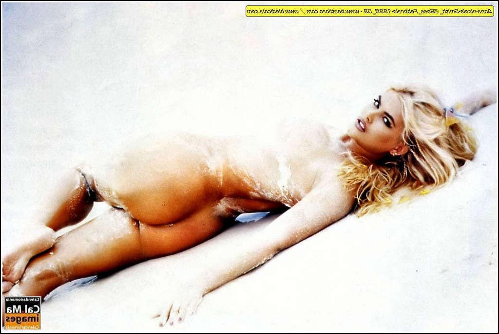 16P Anna Nicole Smith exposing her huge boobs in some photoshoot