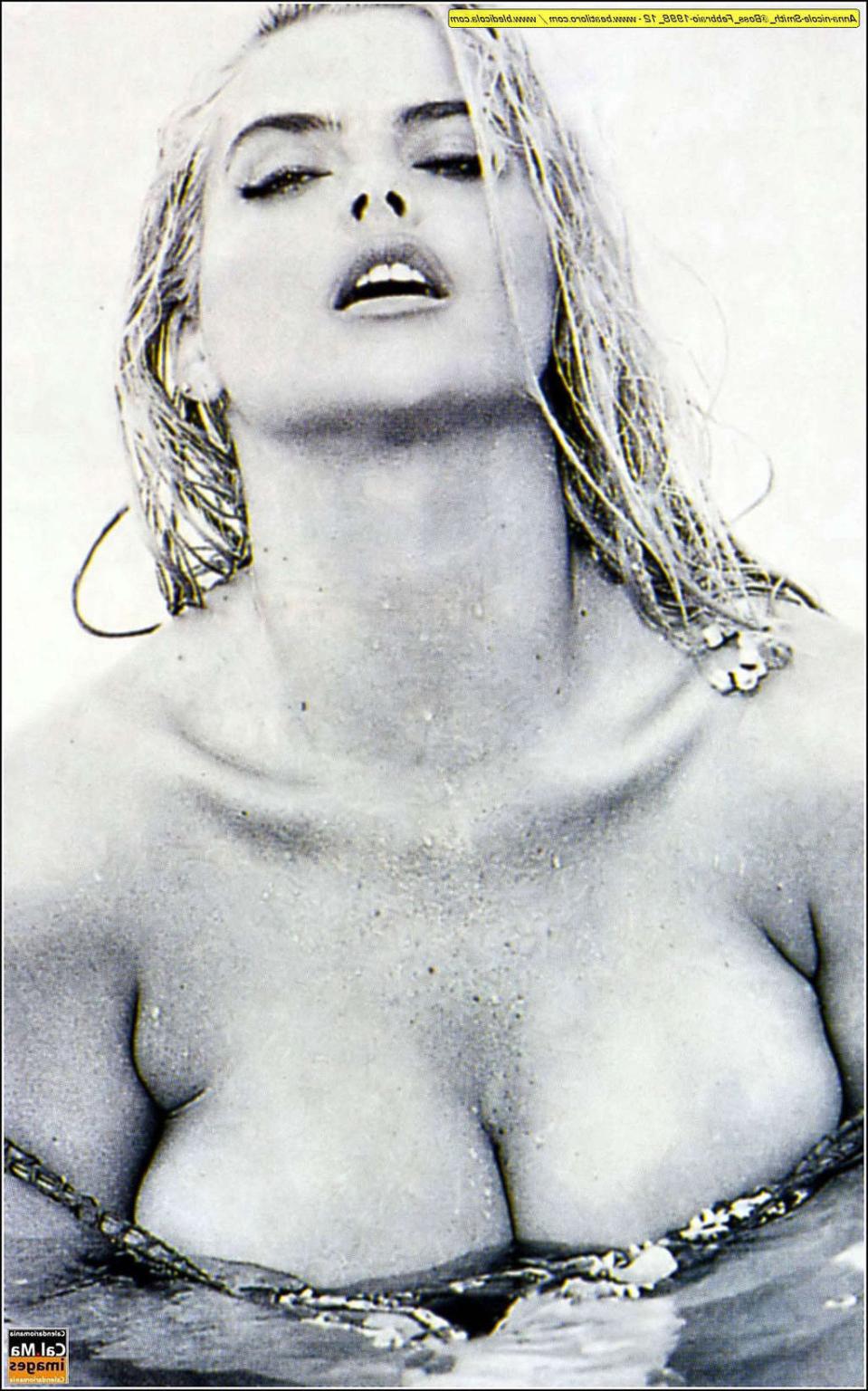 16P Anna Nicole Smith exposing her huge boobs in some photoshoot