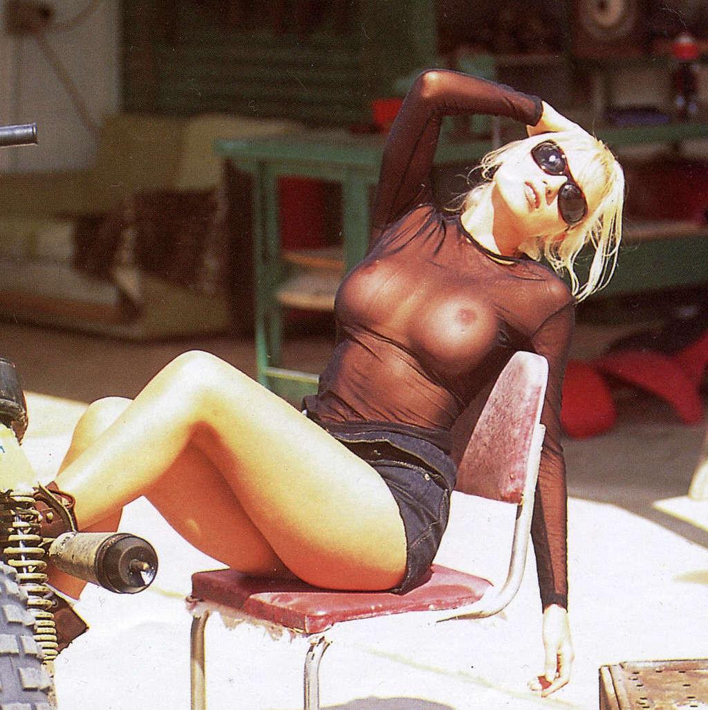 10P Dannii Minogue exposing her nice big tits and body in photoshoot