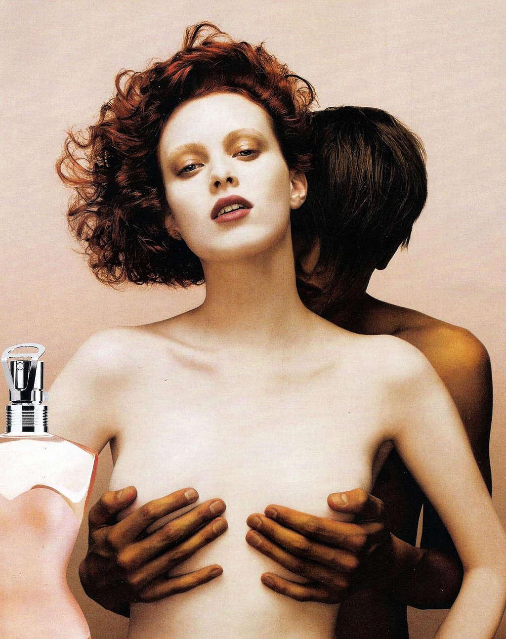 16P Karen Elson showing her nice tits in some nude photoshoot