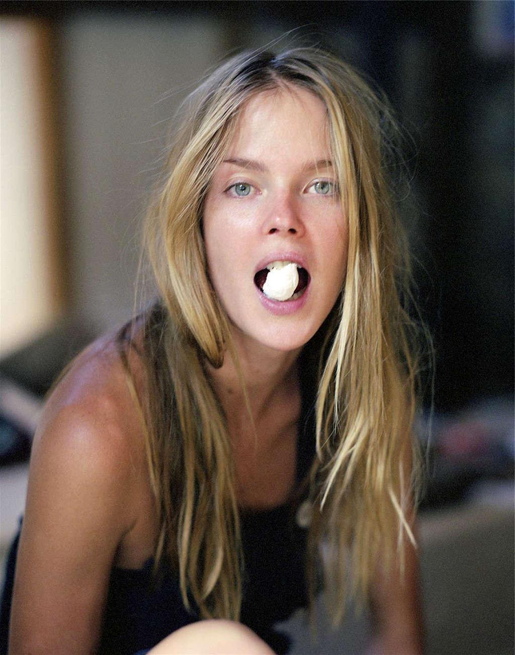 16P Shannan Click exposing her nice tits and ass in photoshoot