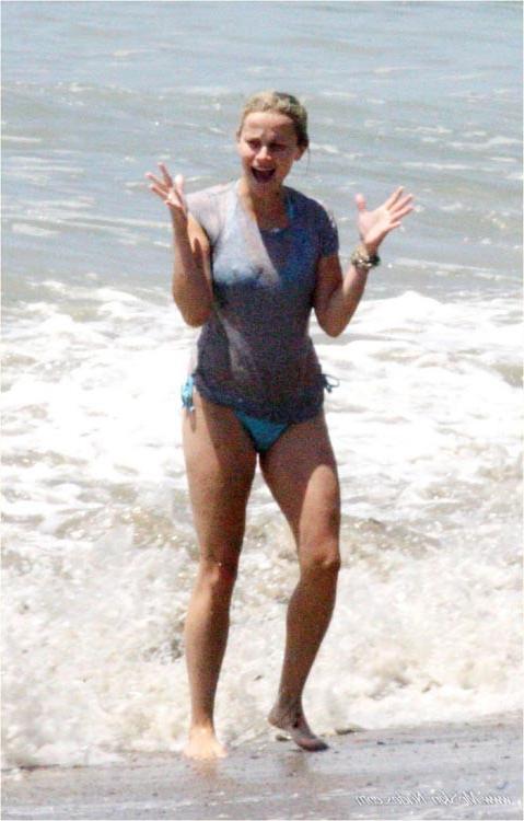 15P Reese Witherspoon naughtiest nude boobs