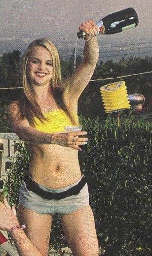 15P american pie co-star Mena Suvari nudes to enjoy