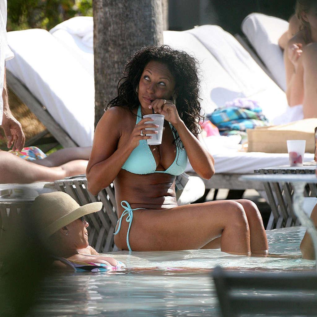 16P Mel B enjoying on pool and showing huge tits and nice body
