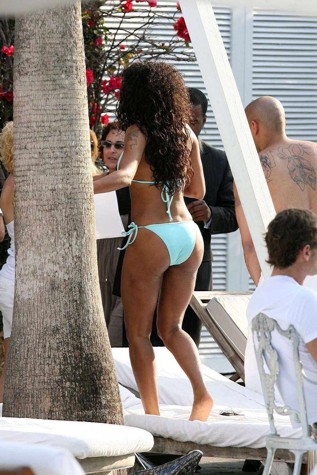 16P Mel B enjoying on pool and showing huge tits and nice body