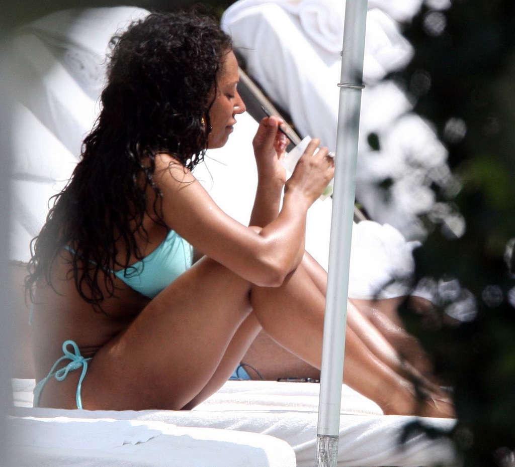 16P Mel B enjoying on pool and showing huge tits and nice body
