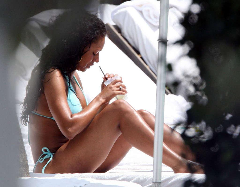 16P Mel B enjoying on pool and showing huge tits and nice body