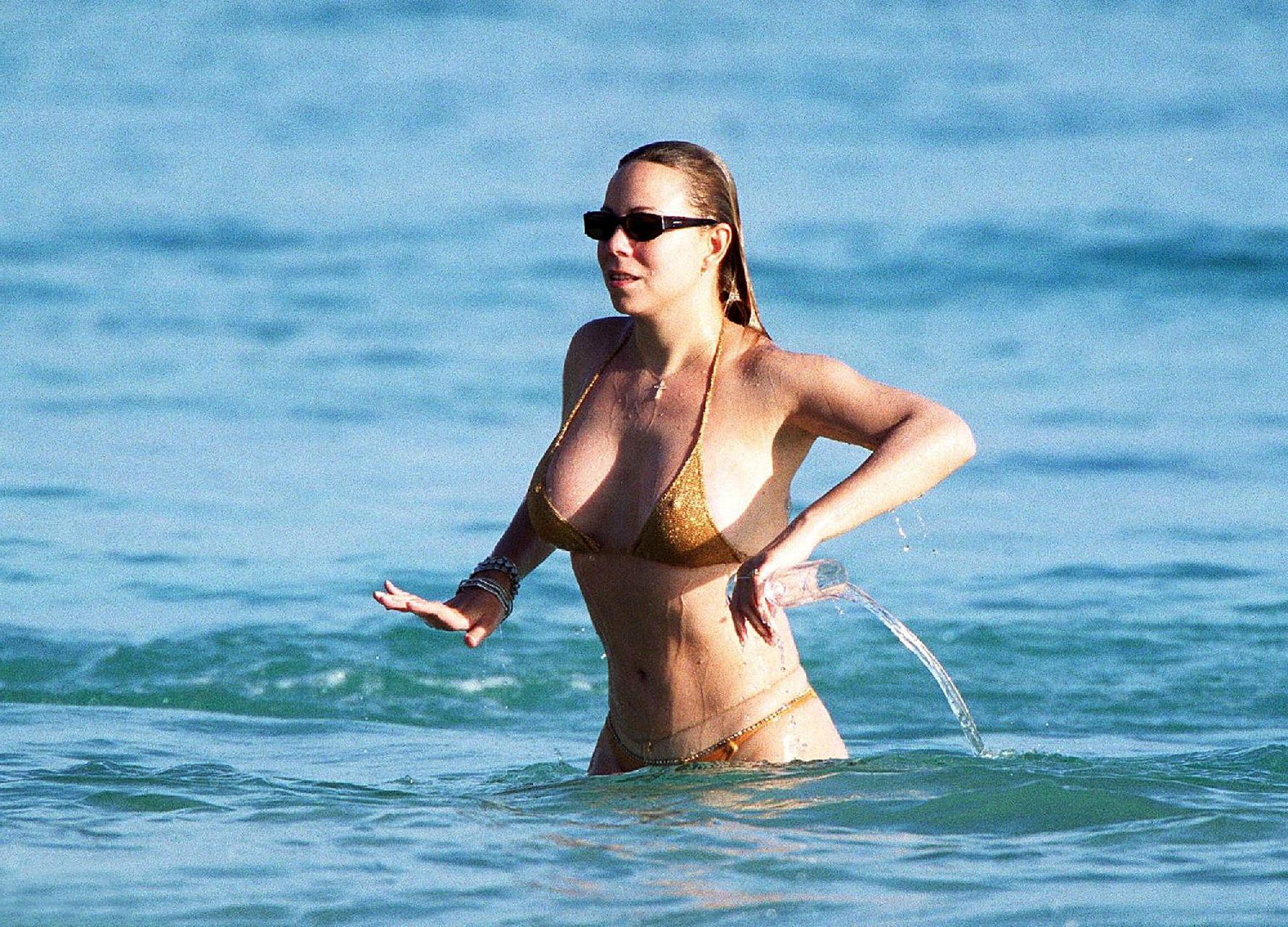16P Marih Carey showing her sexy and huge tits and her hot ass