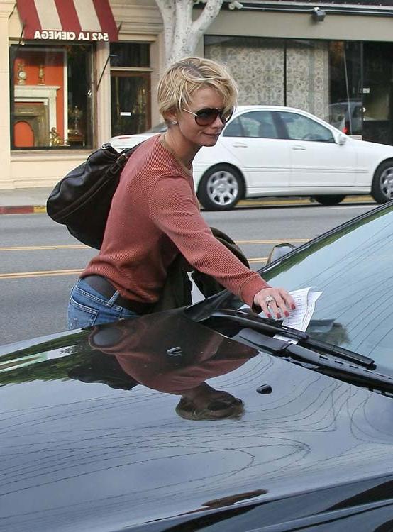 15P Jaime Pressly hairy pussy and sweet perky tits