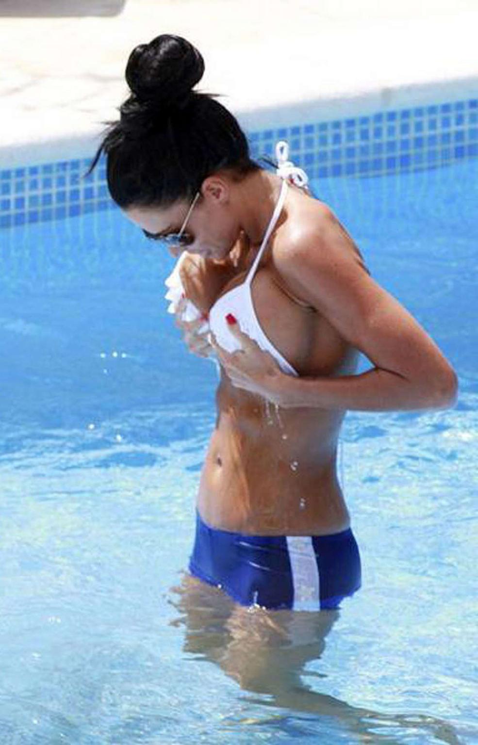 16P Katie Price shows huge tits and fantastic ass in the pool