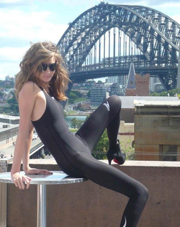 15P Miranda Kerr nude perky tits and sweet ass