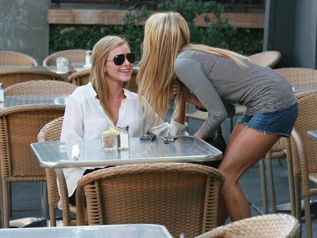15P Kristin Cavallari ass and caught showing cleavage