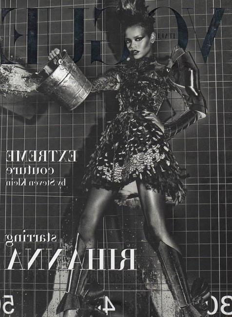 16P Rihanna showing topless for photographs