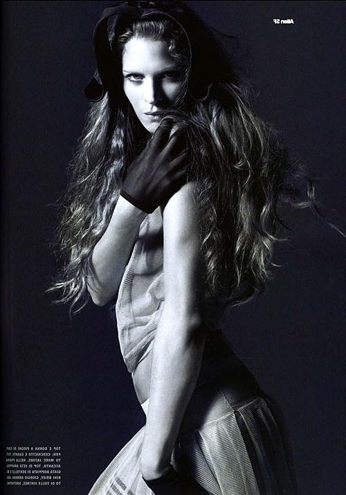10P Frankie Rayder showing her nice hairy pussy and her big tits in some photoshoot