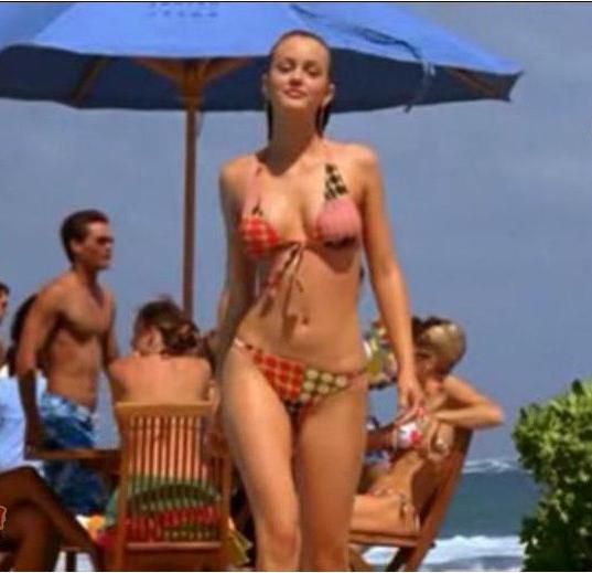 15P Leighton Meester nude perky tits and sweet ass