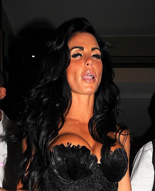 10P Katie Price Jordan showing her nice big tits and masturbate with cell phone in c