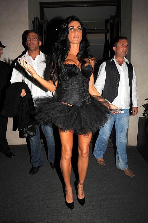 10P Katie Price Jordan showing her nice big tits and masturbate with cell phone in c