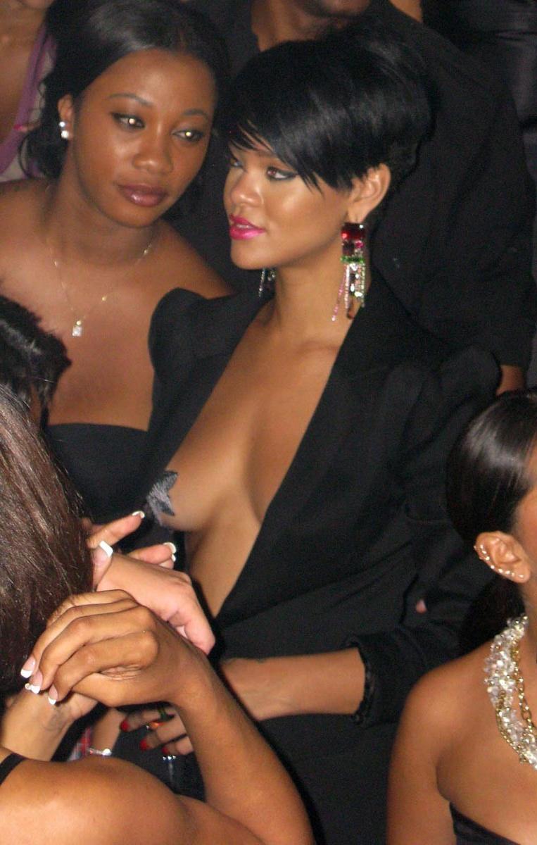 15P Rihanna in nice black dress and caught fully nude