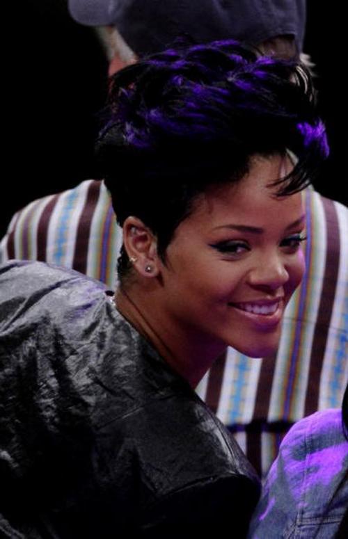 15P Rihanna caught nude and fabulous ass in bikini