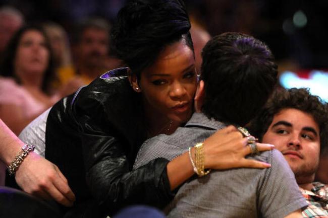 15P Rihanna caught nude and fabulous ass in bikini