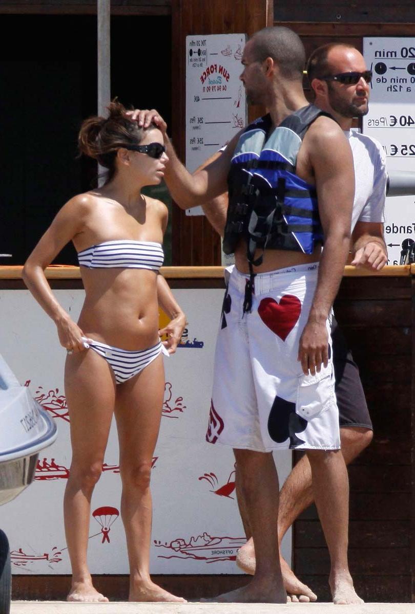13P Eva Longoria sexy in lingerie and caught in bikini