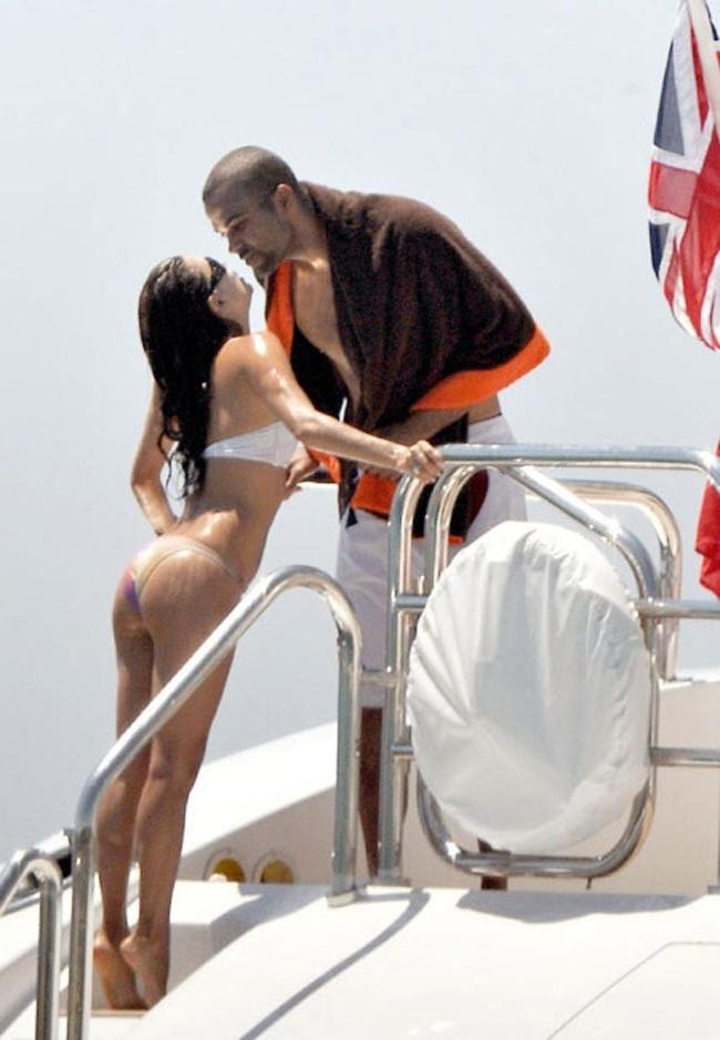 13P Eva Longoria sexy in lingerie and caught in bikini