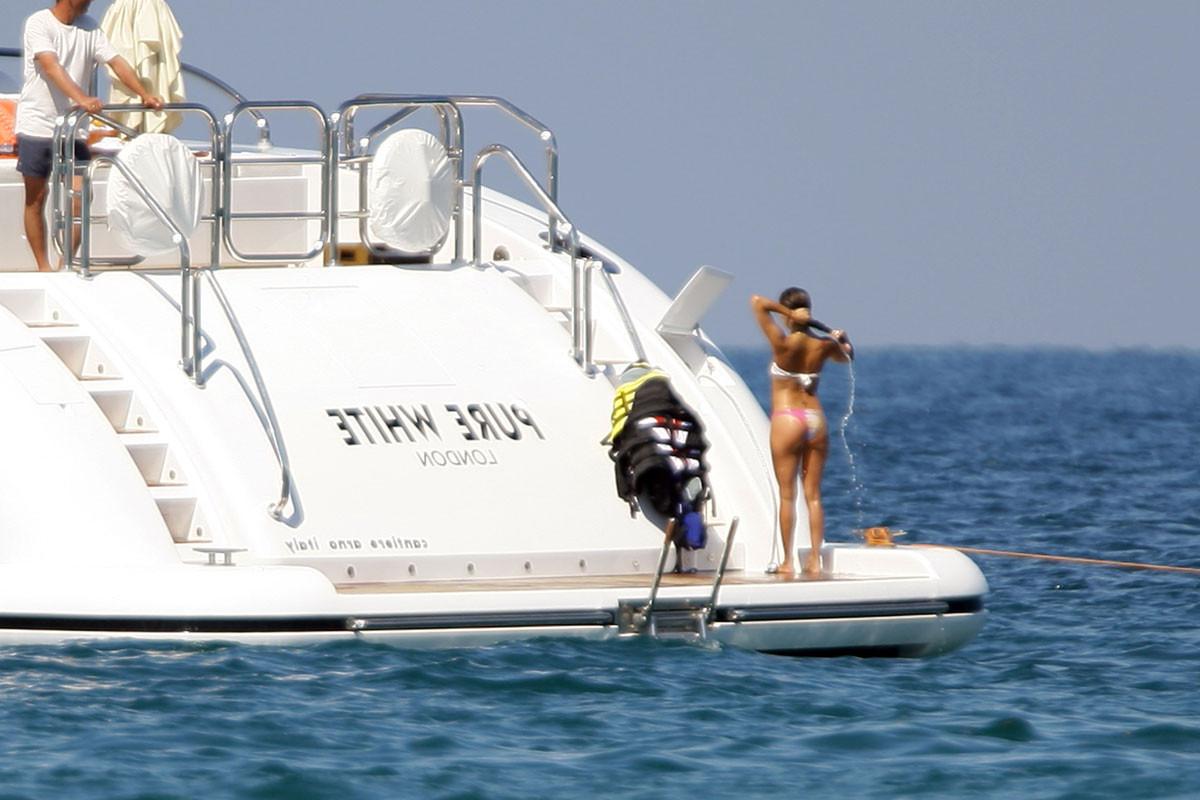 13P Eva Longoria sexy in lingerie and caught in bikini