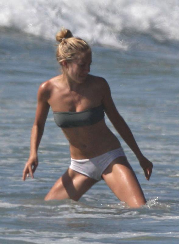 15P Sienna Miller absolutely gorgeous naked breasts