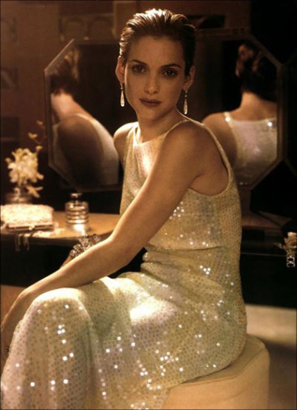 15P Winona Ryder absolutely amazing cleavage boobs