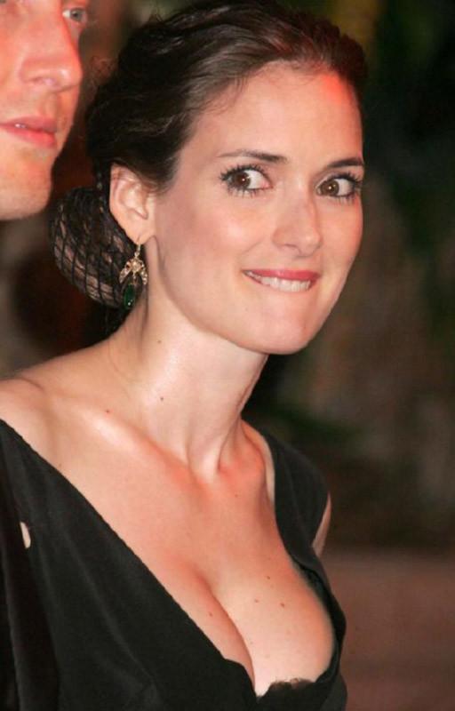 15P Winona Ryder absolutely amazing cleavage boobs